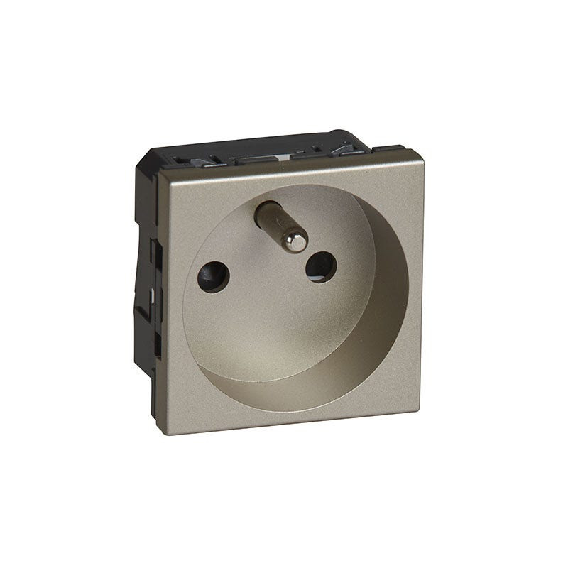 LEGRAND - Socket Outlet Arteor, French, 10A/16A, 250V, 2P+E, 2 Modules, Shuttered, Champagne