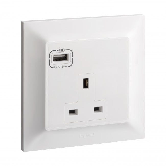 LEGRAND - British standard socket outlet with USB Type-A charger Belanko S - 13A x 250V~ 1 gang unswitched - White