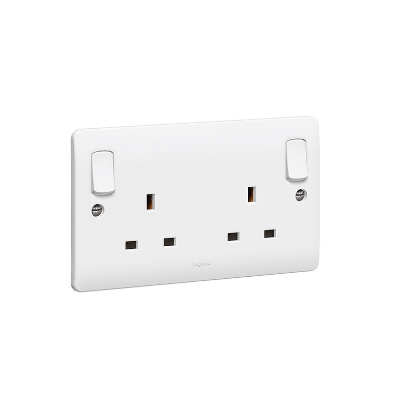 ليجراند - مقبس Synergy، Double Pole، مجوز لطلبات Standard E، 13 A، 250 V~، White