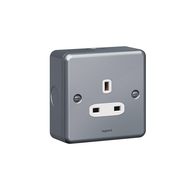 LEGRAND - Socket Outlet Synergy, 1 Gang Unswitched, 13 A, 250 V~, Metalclad