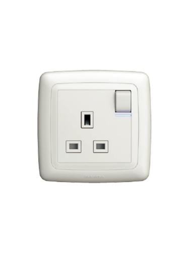 13 amp plug with switch from Bahra