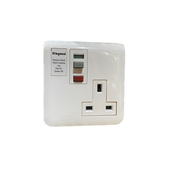 ليجراند - فيش حماية أرضي 13 أمبير ELO-DP - PASSIVE DP 30MA - أبيض