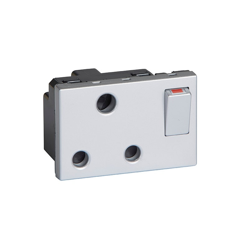 LEGRAND - Socket Outlet Arteor, BS, 15/16A 250V, 2P+E Switched, 3 Modules, Soft Aluminum