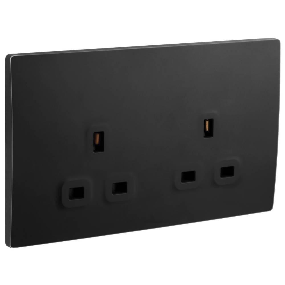 Legrand - Malibu Plug - 13 Amp - 250 Volt - British Specifications - Black