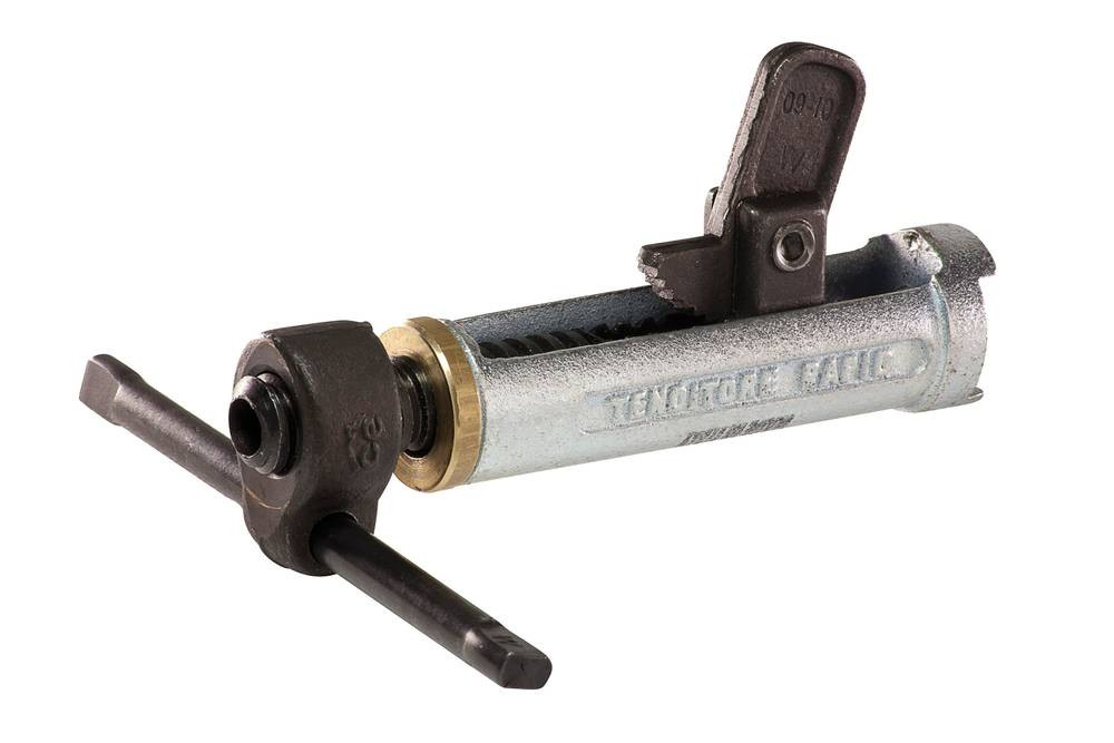 Zarginah machine for tightening the rod